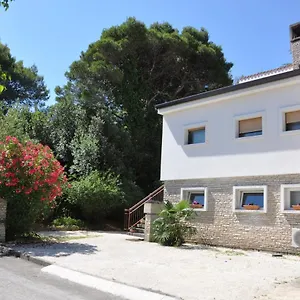 https://apartments-natasa-pula.pula-hotels.org