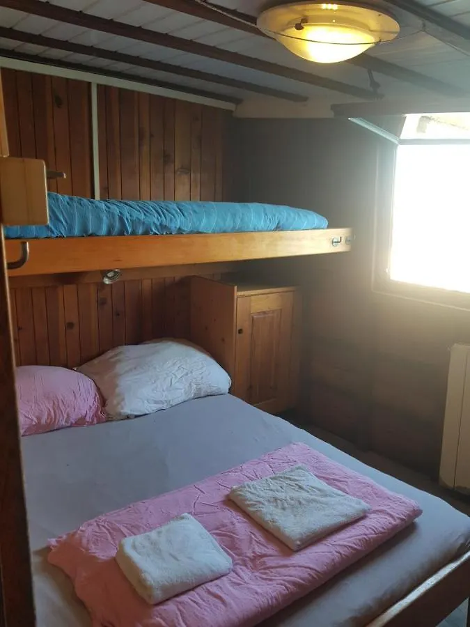 Boat & Breakfast Hotel Umag Botel