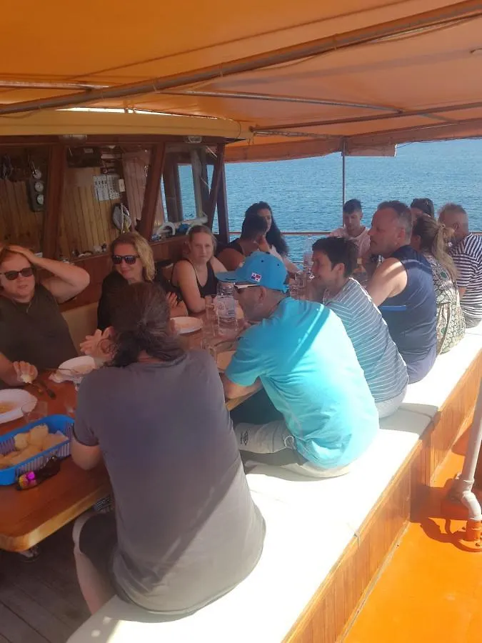 Botel Boat & Breakfast Hotel Umag